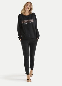 juvia-sweatshirt-110-detail-1-5fad235886b46-sm.jpg