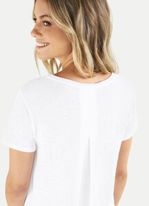 juvia-t-shirt-100-detail-1-5be40f15374e9-sm.jpg
