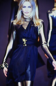 karl-lagerfeld-fw-1991-1.thumb.jpg.a6f5fbdc75b05180e001cd426c9e1763.jpg