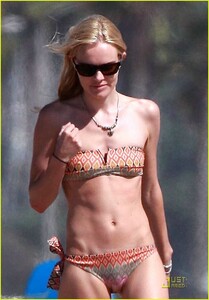 kate-bosworth-beach-bikini-11.jpg