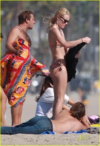 kate-bosworth-beach-bikini-12.jpg