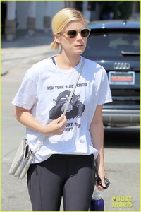 kate-mara-gets-ready-for-a-dance-session-in-weho-04.jpg