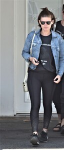 kate-mara-street-style-leaving-the-gym-in-beverly-hills-5-23-2016-2.jpg