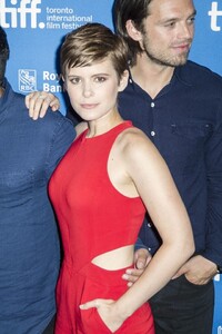 kate-mara-the-martian-photocall-at-the-toronto-film-festival-19-640x960.jpg