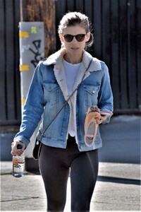 kate-mara-tightsedit.jpg