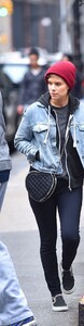 kate-mara-urban-style-out-in-soho-new-york-city-5-1-2016-3.jpg