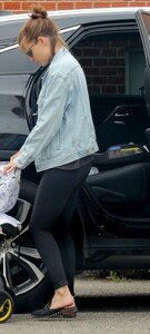 kate-mara-with-her-child-out-in-los-angeles-2019-06-17-10.jpg