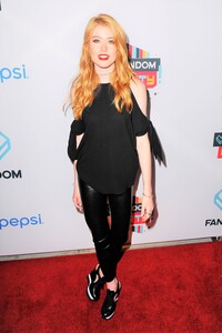 katherine_mcnamara_attends_fandom12.jpg