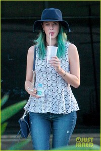 kaya-scodelario-blue-hair-maze-runner-03.jpg