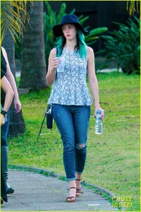 kaya-scodelario-blue-hair-maze-runner-52.jpg