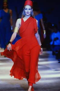 kenzo-ss-1992-1.thumb.jpg.e16d6f6ddd63aec58b18a3a1947d66aa.jpg