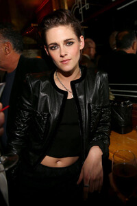 kristen-stewart-stills-at-charles-finch-and-chanel-pre-oscar-awards-dinner-01.jpg