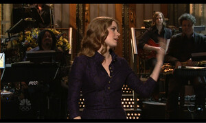 kristen-wiig-amp-her-twin-amy-adams-on-snl-in-black-tights-hd-caps.jpg