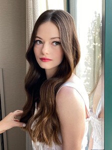 mackenzie-foy-11-24-2020-11.jpg
