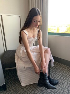 mackenzie-foy-11-24-2020-4.jpg