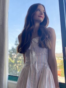 mackenzie-foy-11-24-2020-8.jpg