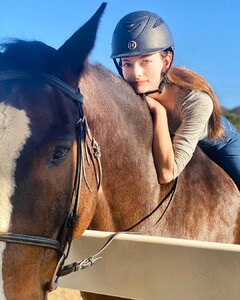 mackenziefoy_125218882_199158831613193_8229380356615299473_n.jpg