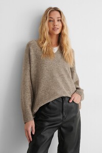 mango_taldora_sweaters_1587-001648-0241_03a.jpg