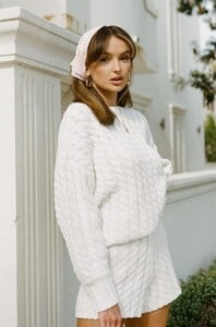 meli-knit-sweater-af292205-be38-450a-ab0b-e24eabc192f7.jpg