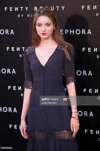 paula-willems-attends-rihanna-fenty-beauty-presentation-in-madrid-on-picture-id852548188.thumb.jpg.71a7b284d71a721c70c4535e6b51bdc6.jpg