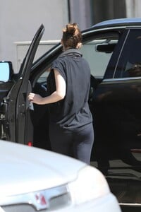 rooney-mara-in-tights-out-in-studio-city-sept.-2014_2.jpg