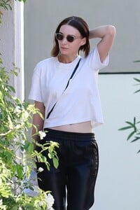 rooney-mara-out-and-about-in-hollywood-09-15-2018-4.jpg