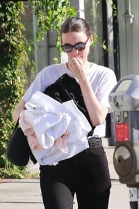 rooney-mara-out-and-about-in-los-angeles-08-24-2019-9.jpg