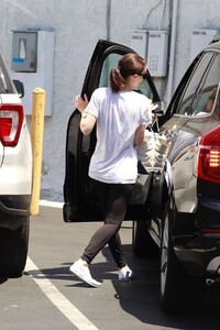 rooney-mara-out-in-los-angeles-08-04-2019-1.jpg