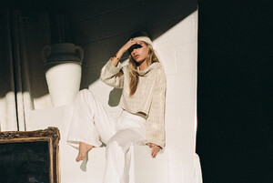 saskia-teje-jenkins-hyde-stone-taylah-golden-17.thumb.jpg.f064d34b317e622789bfe5166ef2ac6a.jpg