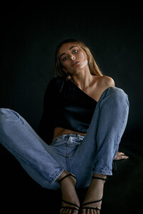 saskia-teje-jenkins-hyde-stone-taylah-golden-34.thumb.jpg.178659f741a7288fad86009b88500252.jpg