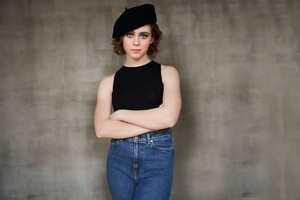 sophia-lillis-for-imagista-november-2020-5.jpg