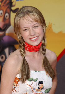 th_ed60eCelebrity_City_Brie_Larson_034_002.jpg