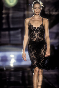 versace-27.thumb.jpg.a7566c6aae64f94eebb1e3e3bb7f2cdb.jpg