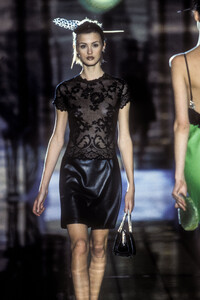 versace-28.thumb.jpg.50095df8a6e87756e1c8a2d0b3707ea8.jpg