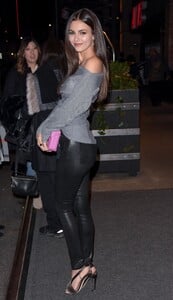 victoria_justice_leaving_her1013.jpg