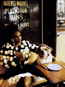 von_Unwerth_US_Vogue_October_1991_09.thumb.jpg.b465ce73a9f2312cb3fd707d9935948a.jpg