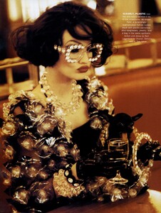 von_Unwerth_US_Vogue_October_1991_12.thumb.jpg.1e8296da03602b23f3d84ed60eb8fc3d.jpg