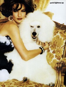 von_Unwerth_US_Vogue_October_1991_14.thumb.jpg.74843b3685140bc755f7cb987c6f0006.jpg
