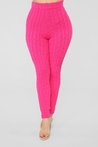 01-28-19_Studio_2_OD_09-55-45_1543_NeonPink0716_RG_1414x2121.jpg