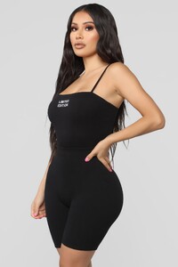 03-13-19_Studio_2_OD_14-27-18_QT1854L_Black_6152_RA_1414x2121.jpg