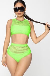 03-13-20Studio2_HF_JJ_14-59-54_47_FN40723078_NeonGreen_CC_87247_JF_RA_1414x2121.jpg