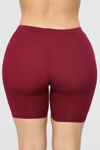03-20-19_Studio_2_DV_15-09-22_49_RP32198_Burgundy_15865_JD_1414x2121.jpg