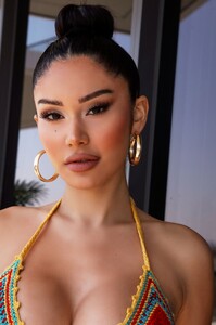 04-16-20_swim_Janet_JP_13-11-29_18_EH702250_Gold_0314_EH_1414x2121.jpg