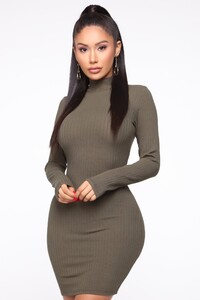 08-22-19_Studio_2_MA_09-01-09_8_RD36498L_Olive_4736_NT_1414x2121.jpg