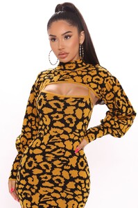 08-24-20Studio2_RM_SD_14-31-26_50_LD3668B_BlackYellow_4582_JK_1414x2121.jpg