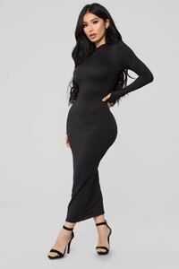 08-28-18_Studio_2_11-36-32_D5246_Black0499_NT_1414x2121.jpg