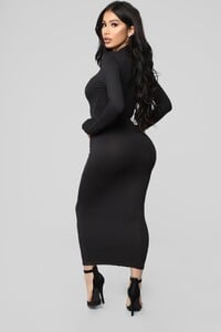 08-28-18_Studio_2_11-36-52_D5246_Black0507_NT_1414x2121.jpg