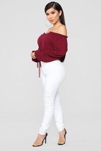 09-05-18_Studio_2_15-05-50_T4009_Burgundy0668_JD_1414x2121.jpg