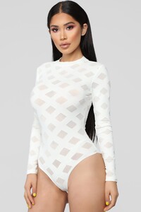 09-07-18_Studio_2_10-01-09_B1038_White0438_NT_-_EDIT_UNDIE_OUT_1414x2121.jpg