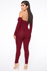 09-12-19_Studio_2_MA_ES_13-26-29_23_NJ3955N_Burgundy_RC_19499_JK_RA_1414x2121.jpg